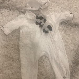 Baby girls sleeper set with hat